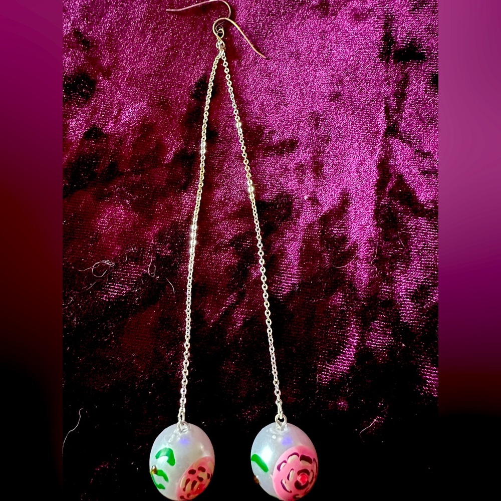 Dangly accent earrings